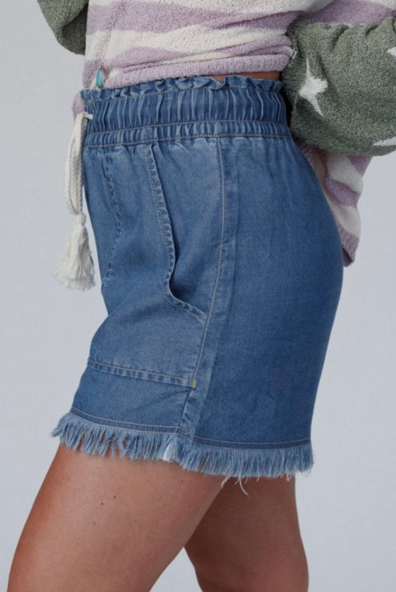 Raw hem drawstring high waisted short