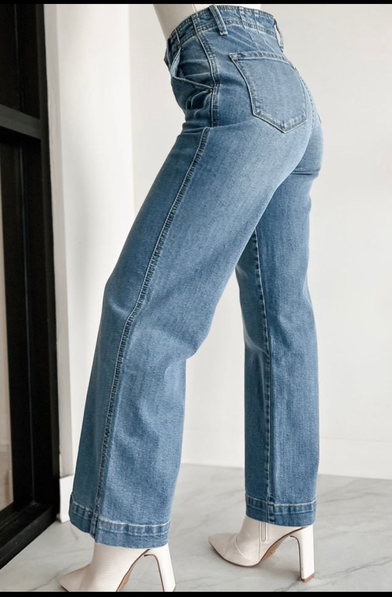 Multi button high waisted jeans