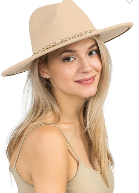 Wide brim hat